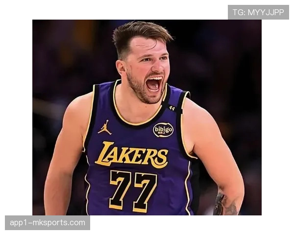 亚历山大31.1分紧追东契奇 季后赛首轮四战场均34分